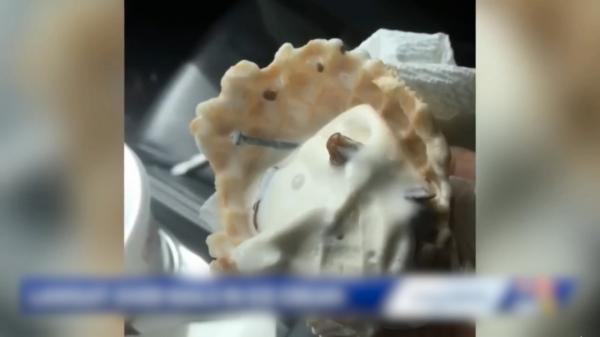 A primit despăgubiri de 14 milioane de dolari după ce a mâncat o îngheţată care conţinea cuie