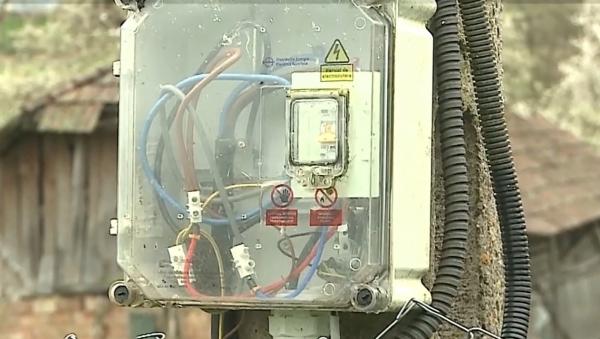 Primar din Mureș, acuzat că fură curent de ani de zile cu ajutorul unui angajat Electrica