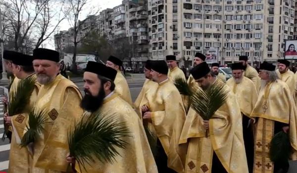 Peste 6.000 de credincioşi la pelerinajul de Florii din Capitală: "Pentru liniştea noastră sufletească"