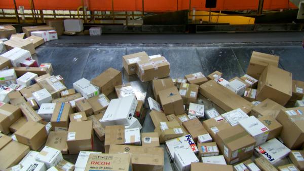 Taxa Temu îi descurajează pe români să mai cumpere din afara UE. Statul a încasat 49 mil. lei în prima lună