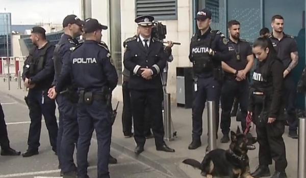 "Fură mai mult ca noi". Controale pe Otopeni după ce turiștii s-au plâns că sunt păcăliți de taximetriști