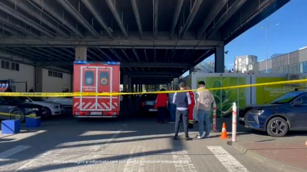 A murit în braţele mamei în parcarea unui centru comercial din Craiova