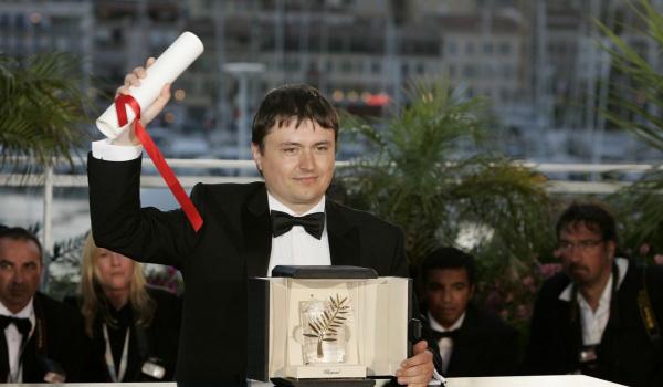 Interviu exclusiv cu Cristian Mungiu, după nominalizarea la Palme d’Or. Cum a reacţionat Sebastian Stan