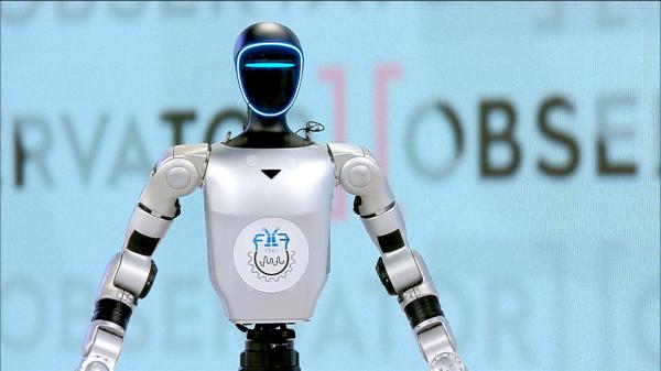 De la filme SF la realitate. Fiirion, robotul umanoid care învață și dansează, prezent în platoul Observator