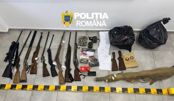 Percheziții în Arad: arme ilegale, muniție și sute de kilograme de carne de vânat, descoperite de poliţişti