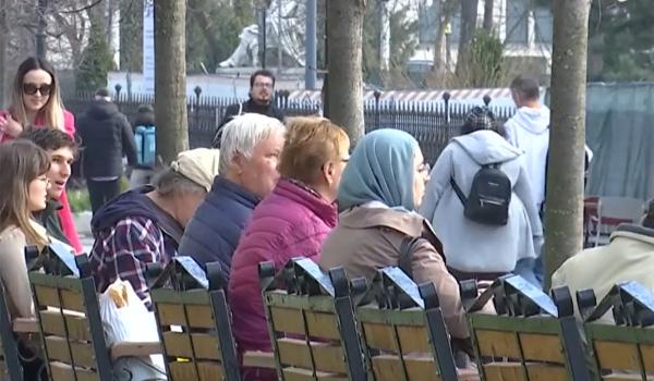 Majoritatea românilor aleg să rămână acasă de Paște, un record al ultimilor ani