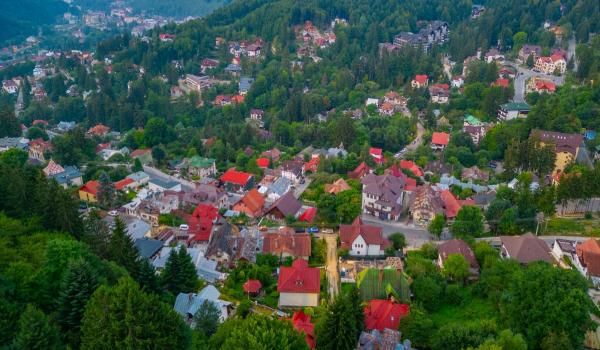 Stațiuni pustii și camere libere de Paște. Ofertele au coborât sub 800 de lei pentru 3 nopţi, fără succes