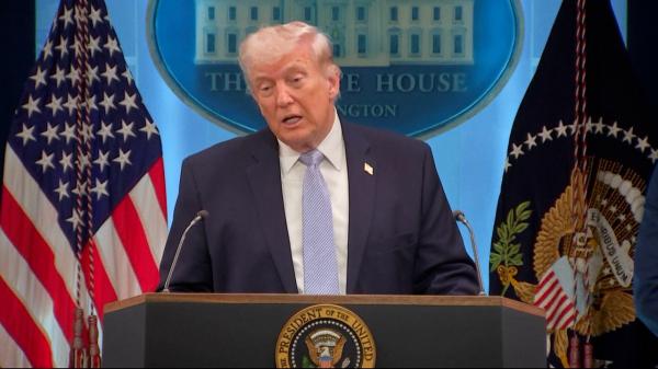 Teheranul ironizează decizia lui Trump de a bloca strâmtoarea Ormuz: "Un preşedinte învins"