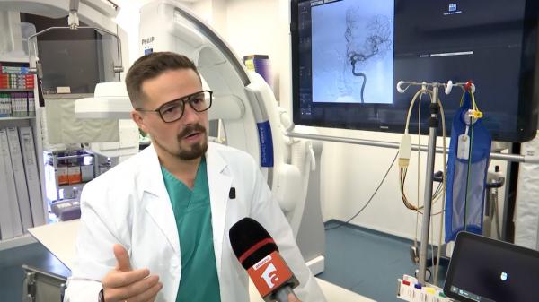 Oameni care aduc lumină. Povestea neurochirurgului care vindecă şi trupul, şi sufletul
