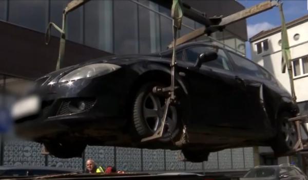 Cel puţin 10 maşini ridicate zilnic în Cluj-Napoca. Cât au ajuns să plătească şoferii după scumpirea tarifelor