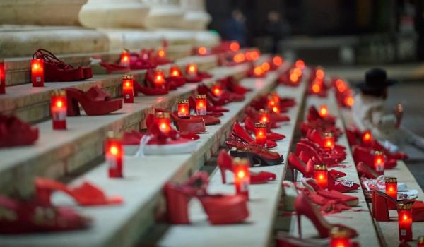 Poveştile femeilor care au scăpat din ghearele abuzatorilor: "Tata a zis: Ţi l-ai ales, du-o până la capăt"