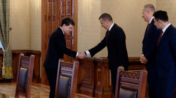 Moțiune de cenzură vs. guvern minoritar. Filmul consultărilor de la Cotroceni