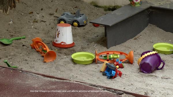 Incident la o grădiniță din Iași. Copil de 3 ani, în stare gravă după ce a căzut de pe tobogan sub ochii mamei