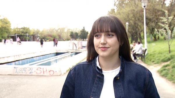 O tânără se plânge că a dat test poligraf la interviul de angajare. "E puţin intruziv"