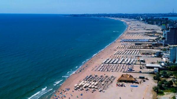 Fumatul, limitat pe litoralul românesc. Cum vor fi "reorganizate" plajele în această vară