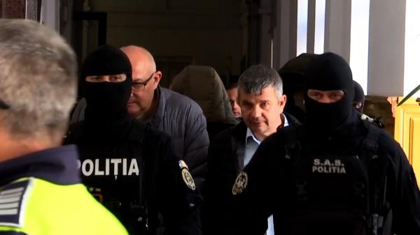 Arestări în cazul baronilor mituiţi în serie de "Fierăstrăul Codrilor". Drumurile ajungeau de 3 ori mai scumpe