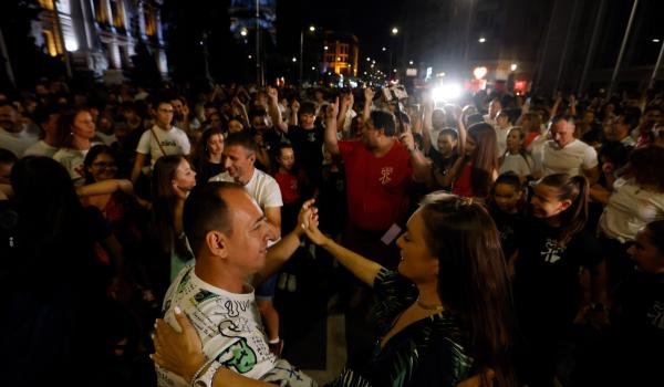 Bucureştiul dansează pe Calea Victoriei. Primele imagini de la evenimentul "Noaptea dansului"
