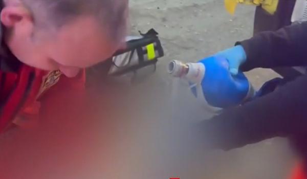 Un chirurg a făcut o operaţie pe cord deschis direct pe stradă. A salvat un bărbat înjunghiat în doar 7 minute