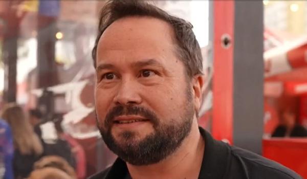 "Sunt foarte trist că nu avem așa ceva în Finlanda". Reacția unui vlogger finlandez la micii din Obor
