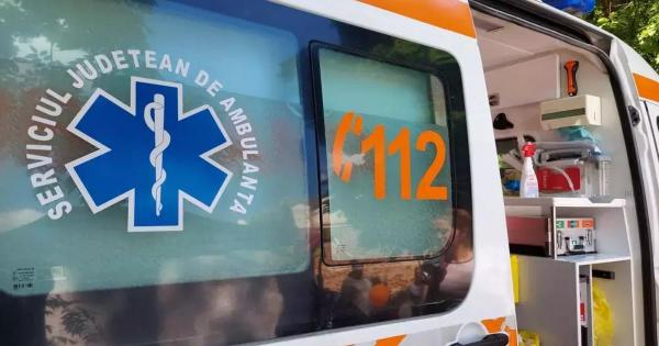 O fetiţă de 1 an şi 6 luni a căzut dintr-o maşină aflată în mers. Era în scaun, dar nu avea centura cuplată