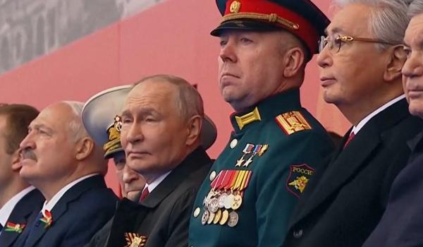 Putin a organizat cea mai austeră paradă de 9 Mai din ultimii ani, de teama atacurilor ucrainene
