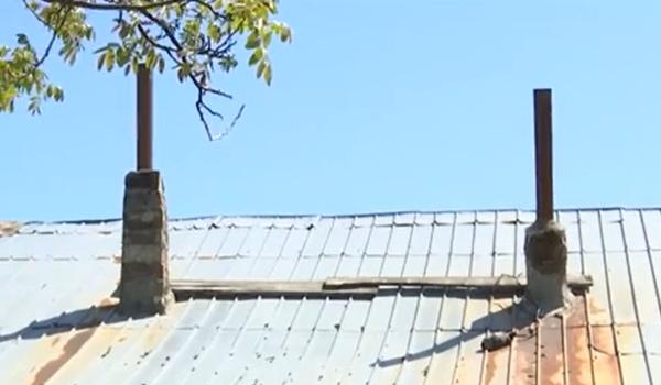 La mila Domnului în fața flăcărilor. Coşurile neconforme lasă anual mii de familii fără locuințe