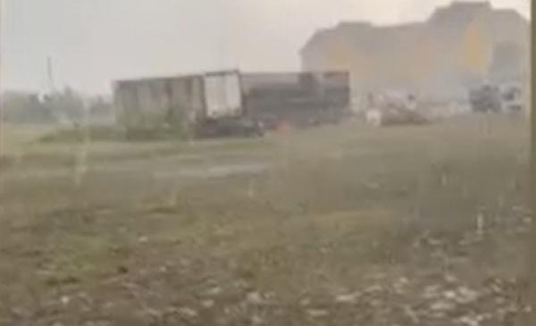 "Praf maşini, praf acoperiş, tot". Grindina a făcut prăpăd în mai multe judeţe din ţară