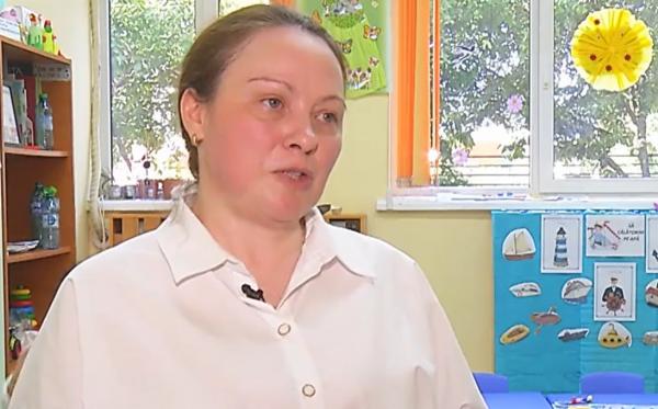 La 42 de ani, a luat-o de la zero pentru copiii cu autism. Povestea educatoarei Iulia Sava