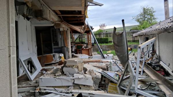 Explozie devastatoare în Vaslui. Doi soți de 83 și 87 de ani au ajuns la spital în stare critică