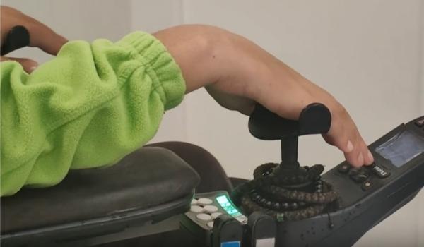 Câți bani vor primi familiile cu venituri mici și copiii cu dizabilități după noile majorări