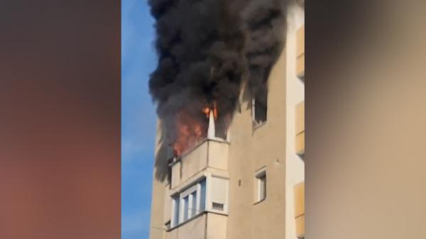 Incendiu izbucnit într-un apartament din Arad. Ar fi pornit de la un aer condiţionat