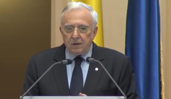 Isărescu susţine că EURO ar fi fost 4,4 lei fără intervenţiile din ultimii 5 ani. Care ar fi fost efectele