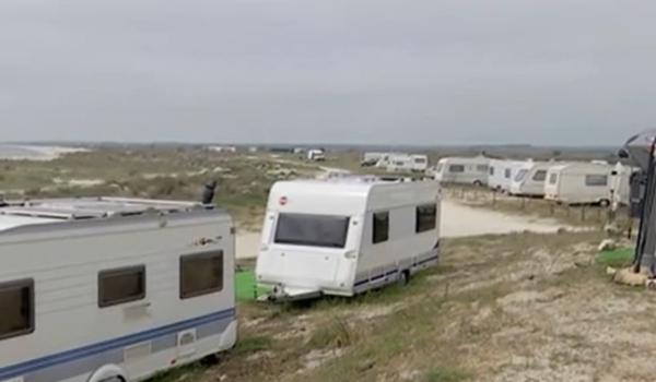 A început sezonul rulotelor pe litoral: "Avem tot ce ne trebuie, suntem autonomi"