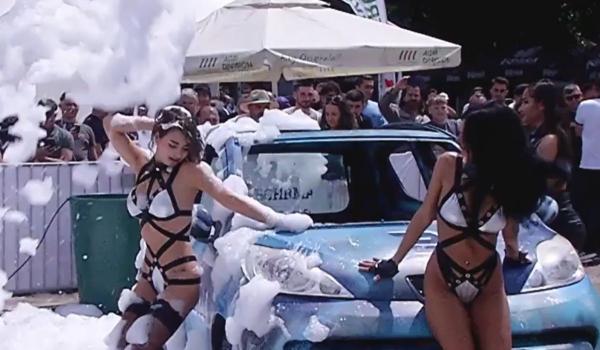 Drifturi, maşini modificate şi motoare turate la Romexpo: "Chiar mişto, super tare"
