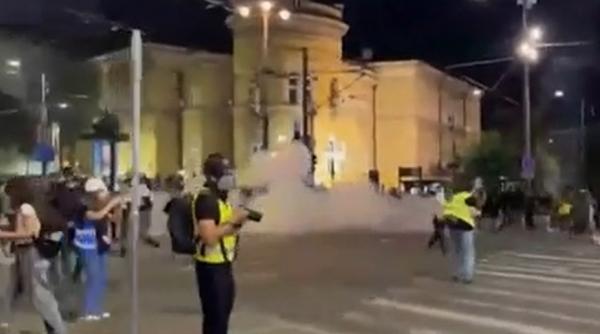 Proteste în Serbia şi Spania. La Belgrad, mii de oameni au ieşit în stradă: ciocniri violente cu poliţia