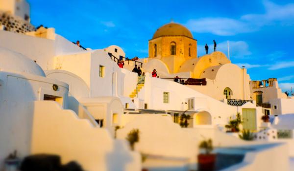 Reguli noi în Grecia, chiar înainte de startul sezonului estival. Ce sancțiuni pregătesc autoritățile elene
