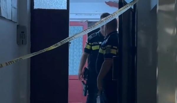 Un bărbat din Târgu Jiu şi-a omorât bunica şi fratele cu o macetă, apoi s-a sinucis. "Se certau zilnic"