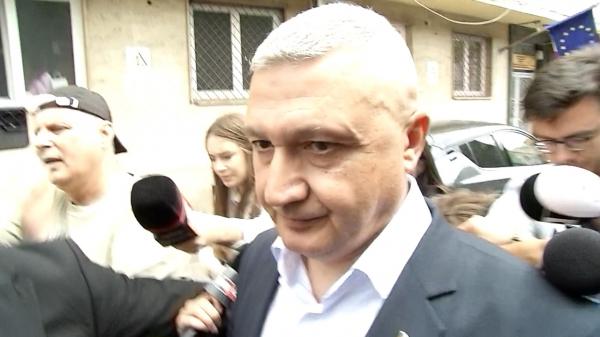 Cu războiul la graniţă, generalii Armatei se luptă să facă angajări pe pile. Detalii din ancheta DNA
