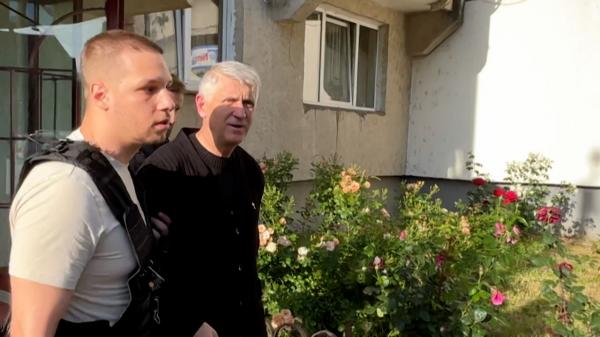 Anchetatorii au găsit 2 milioane de euro în casa lui Pomohaci, după 10 ore de percheziţii
