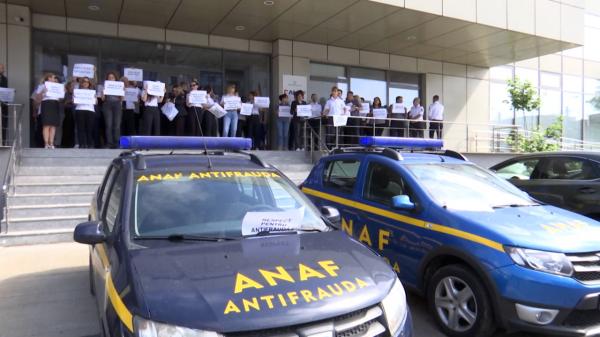 Proteste la ANAF, Casele de Pensii şi Ambulanţă, din cauza Legii salarizării. Reacţia ministrului Muncii