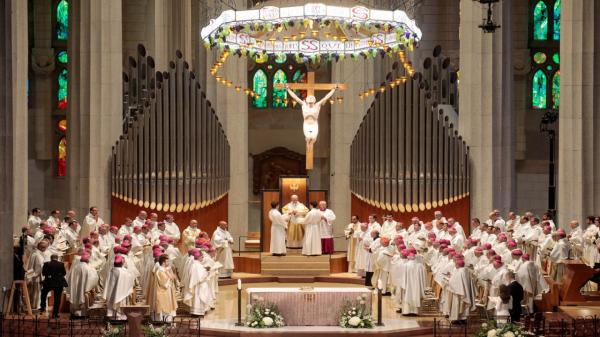 Sagrada Familia, sfinţită de Papa Leon al XIV-lea în faţa a 120.000 de credincioşi
