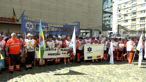 Proteste în lanț în sistemul medical. Ambulanțierii și medicii legiști, nemulțumiți de legea salarizării