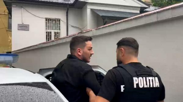 Tiktokerul Makaveli, plasat sub control judiciar, în dosarul de evaziune fiscală