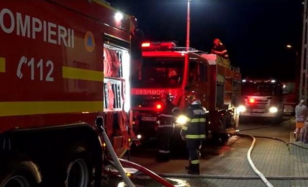Incendiu violent la un atelier de tâmplărie din Orăștie, în Hunedoara