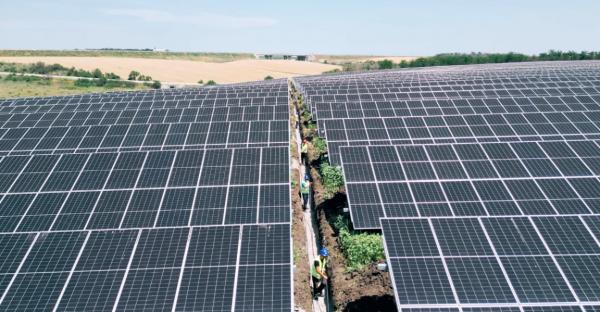 Energia solară produsă în România, exportată cu 74 lei/MWh şi importată seara cu 1.500 lei/MWh