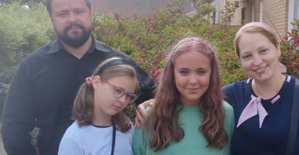 Drama familiei Samson, după ce autoritățile suedeze le-au luat fetițele. "Nu ştim nimic de ele din decembrie"