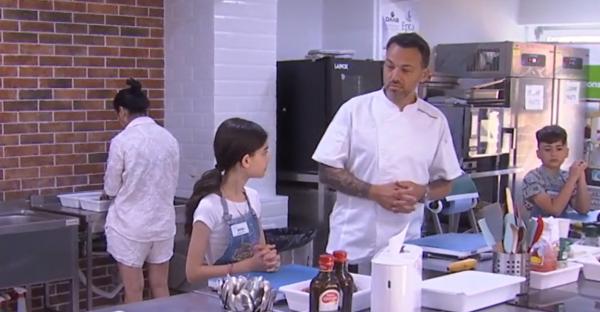 Câştigătoarea "Chefi la Cuţite - Viitorul are gust", curs de gătit cu chef Ştefan Popescu