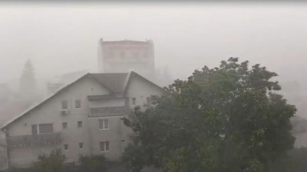 Un cod portocaliu de vijelii a adus temperaturi cu 10 grade mai mici în Sibiu în câteva ore