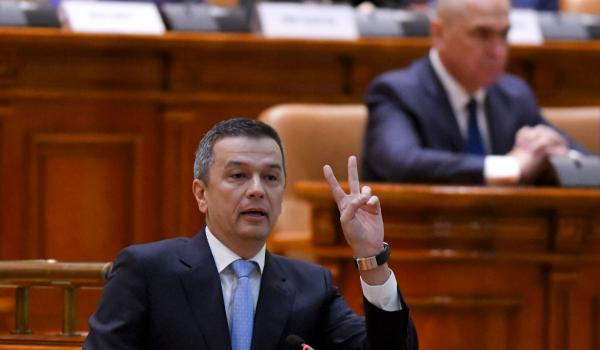 Blocaj politic total. Liderii fostei Coaliţii se ameninţă între ei cu anticipatele; românii plătesc preţul