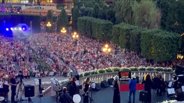 Nostalgie și emoție la Iași. Al Bano a cântat în fața a peste 10.000 de spectatori